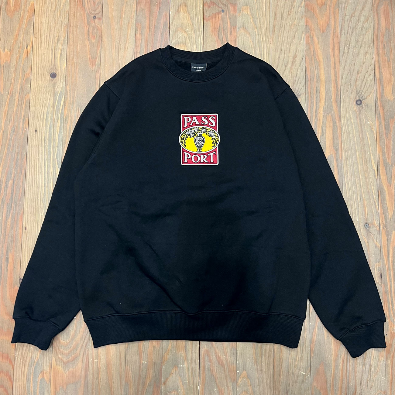 PASS~PORT VASE EMBROIDERY SWEATER