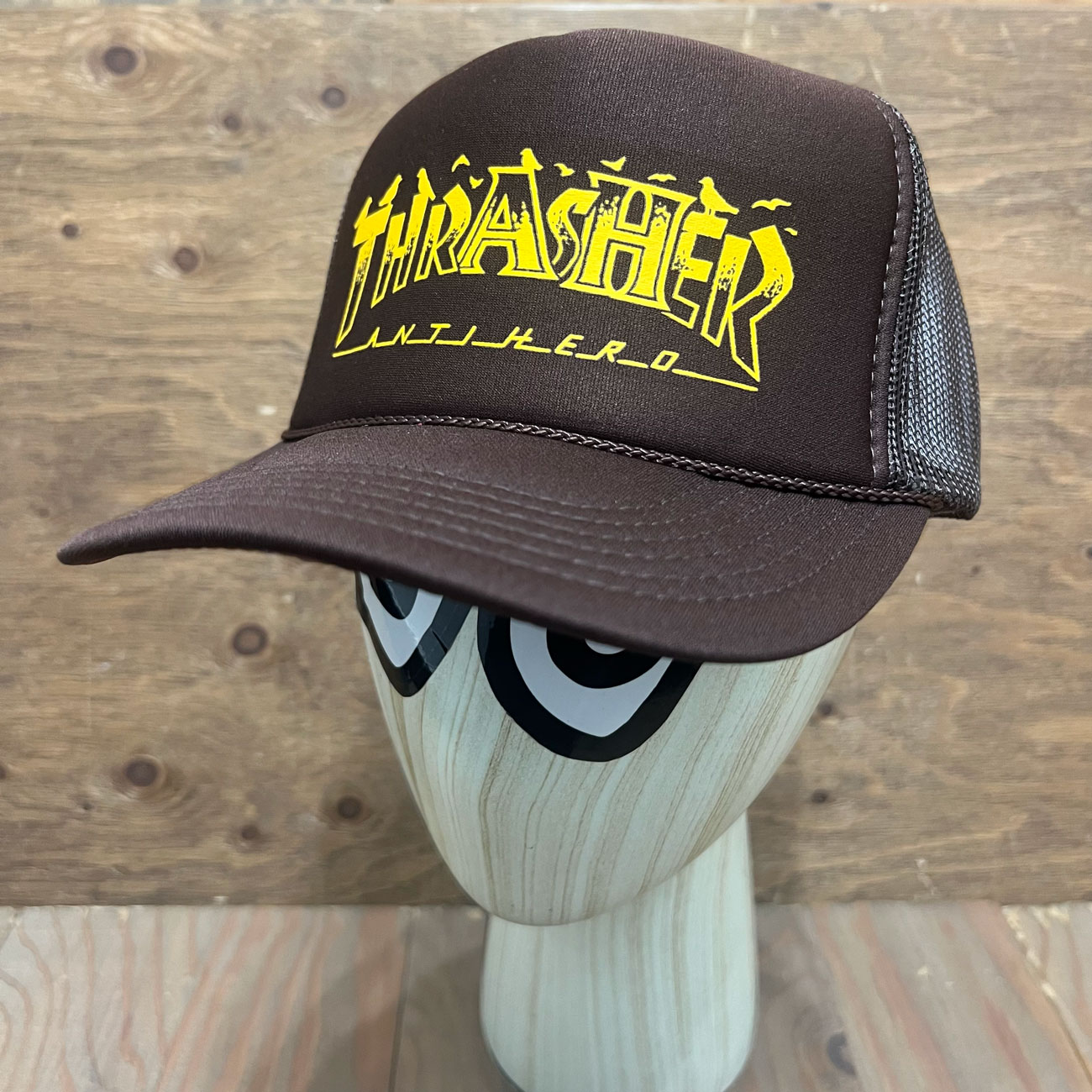 THRASHER × ANTIHERO PIGEON MAG TRUCKER HAT