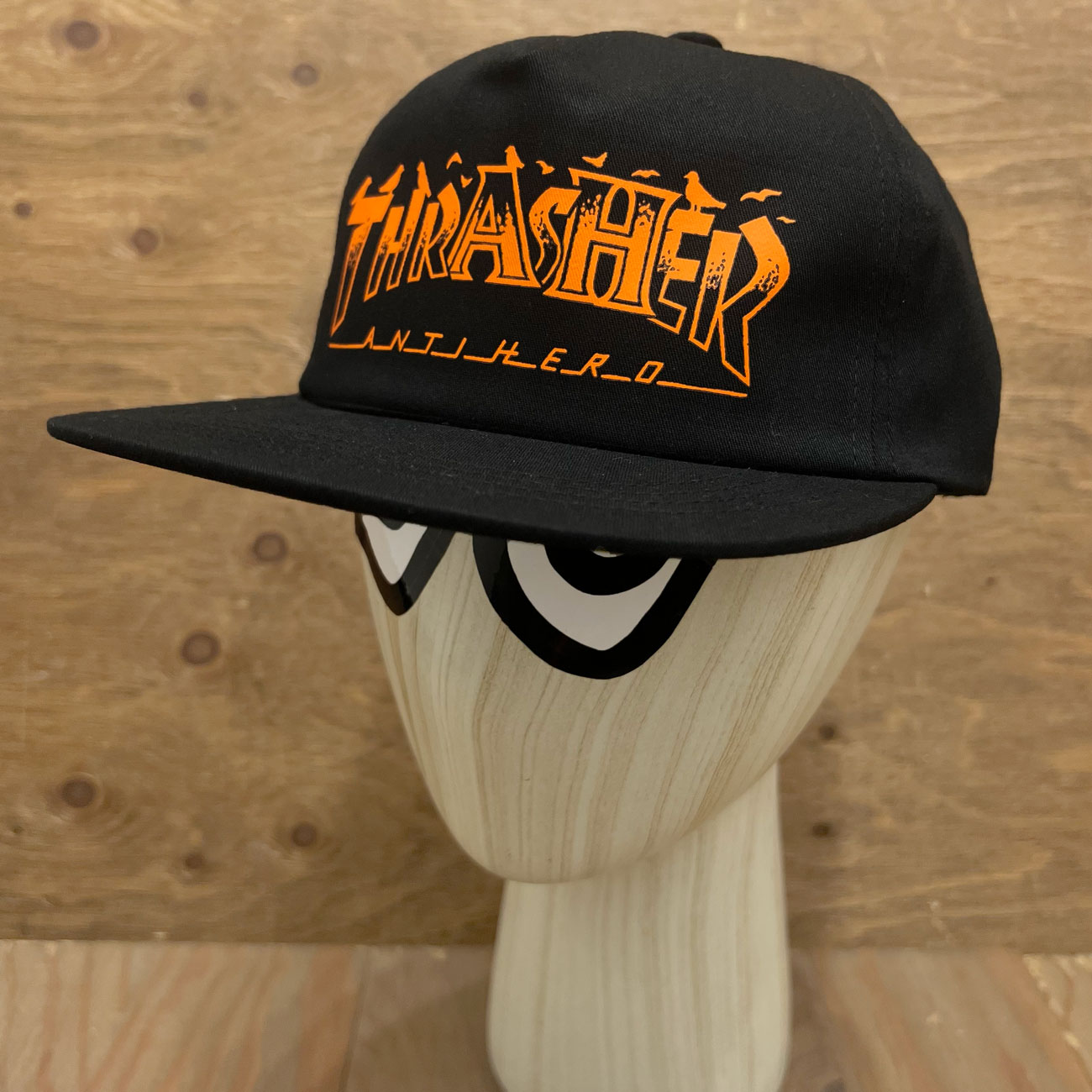 THRASHER × ANTIHERO PIGEON MAG SNAPBACK HAT