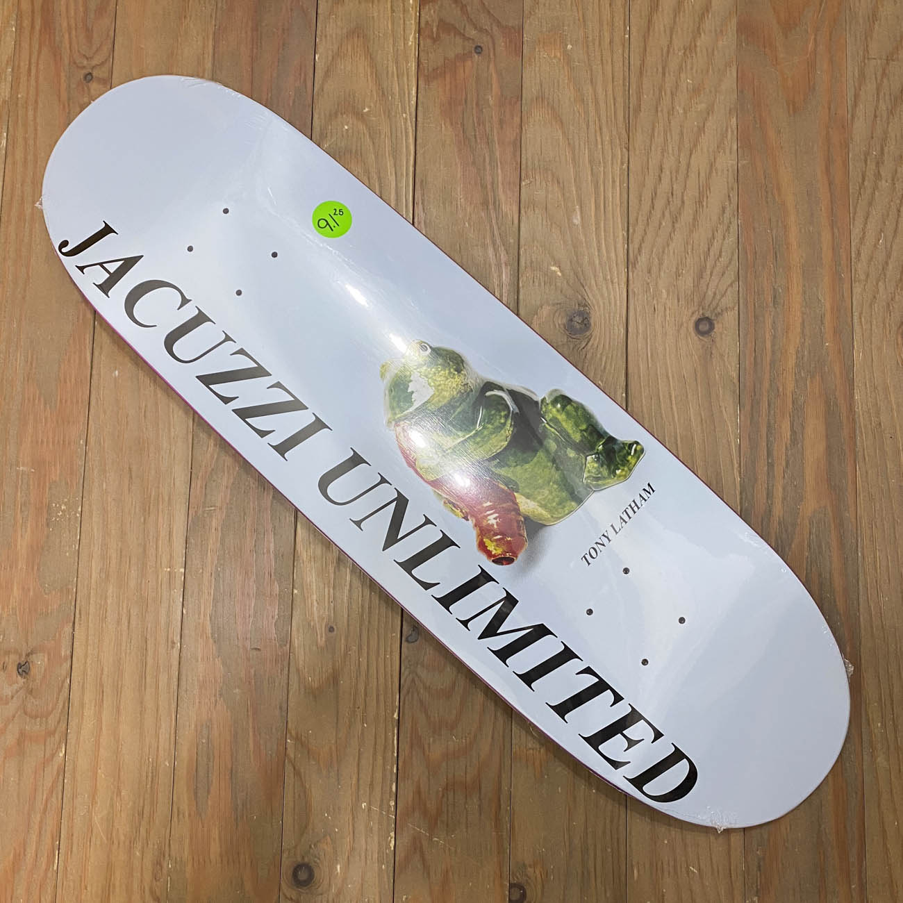 JACUZZI UNLIMITED TONY LATHAM FROG EGG SHAPE EPOXY7 DECK 9.125inch