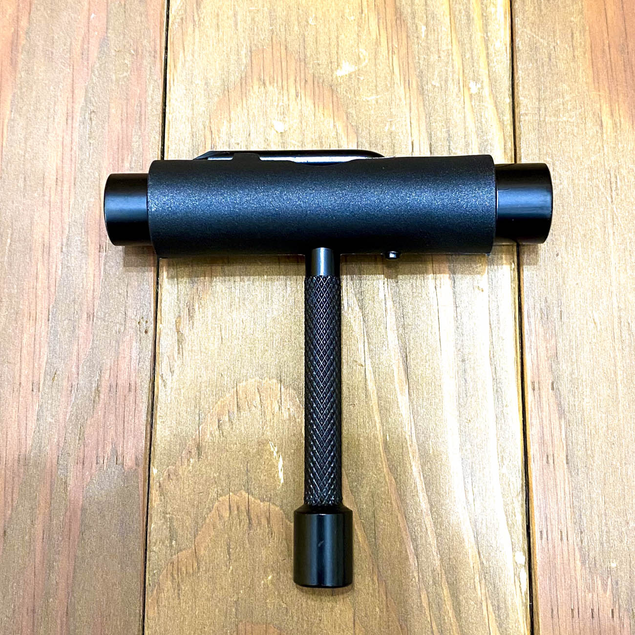 THE BEARINGS SKATE TOOL