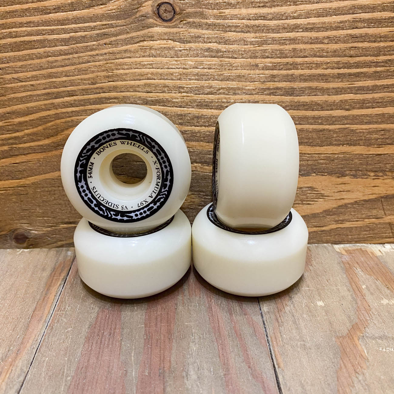 【スクエア】　BONES　X-FORMULA V5 SIDECUTS 97A 54mm 