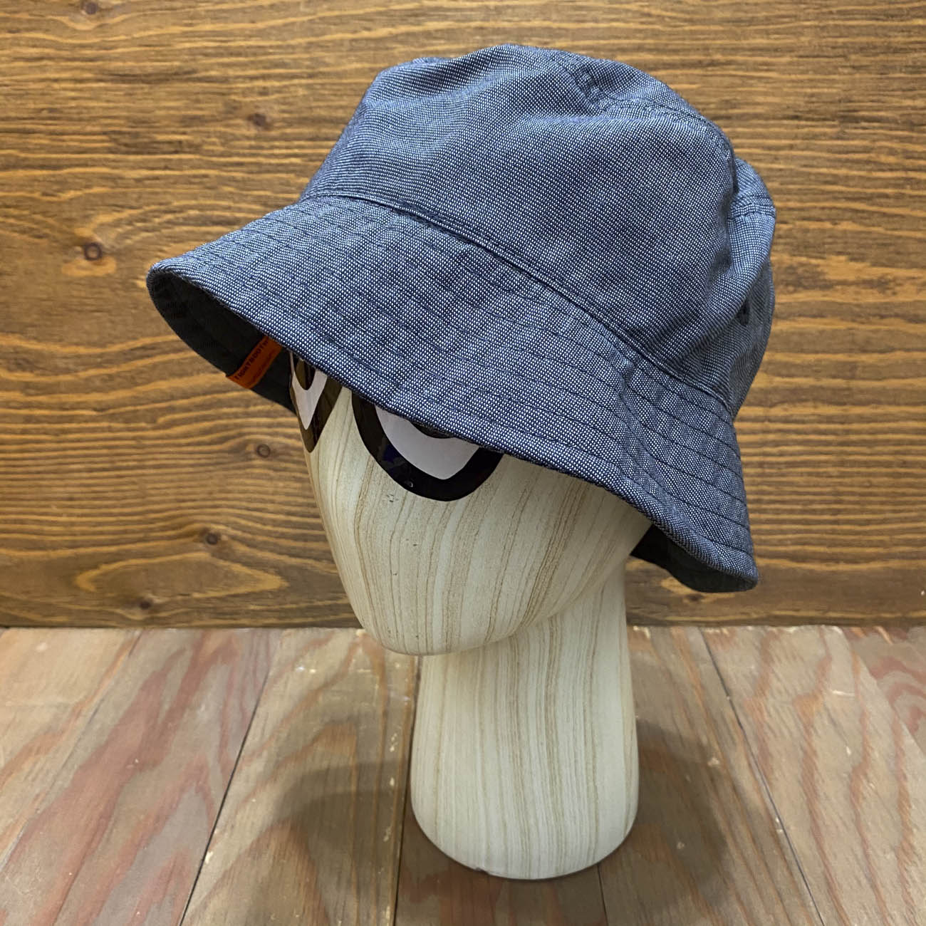 TIGHTBOOTH CHAMBRAY BUCKET HAT