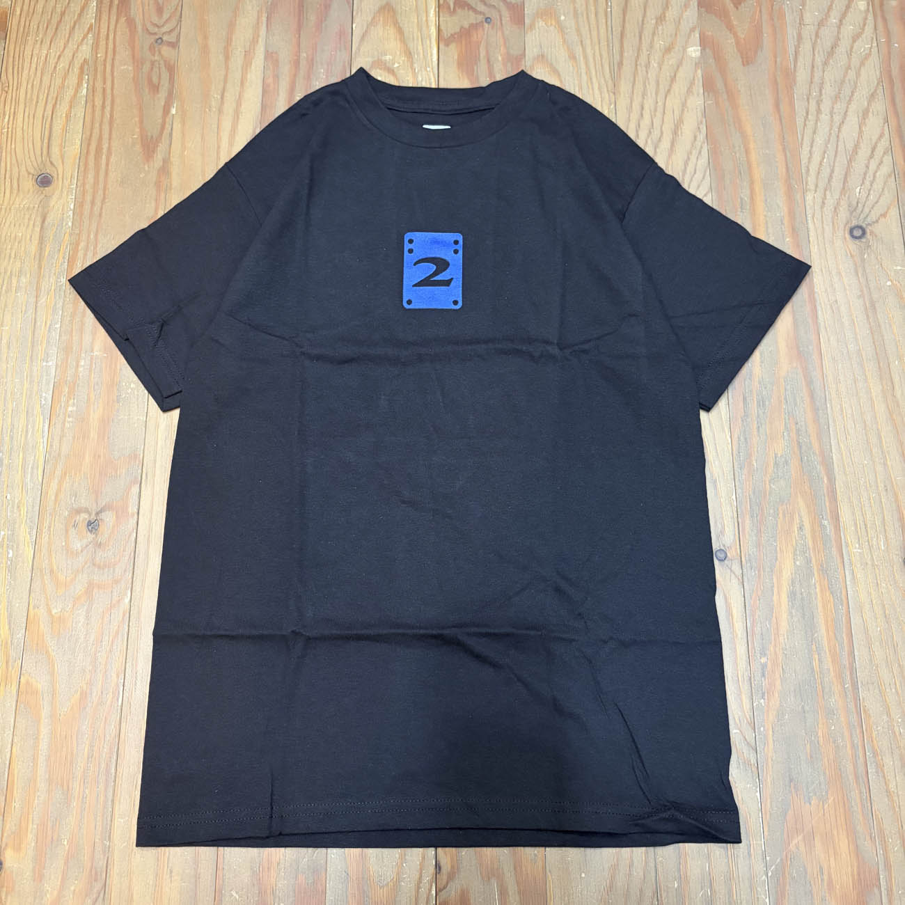 2 RISER PADS LOGO TEE