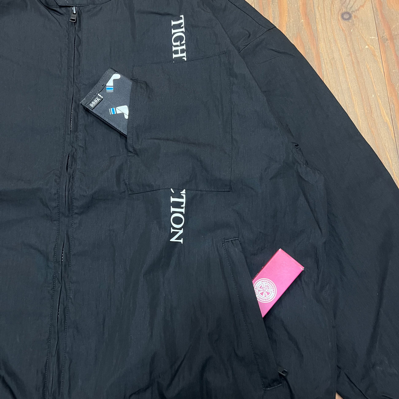 TIGHTBOOTH STRAIGHT UP SWING TOP 