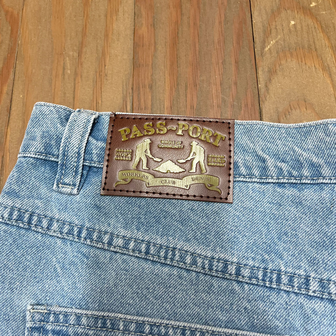 PASS~PORT WORKERS CLUB JEAN SHORT R44