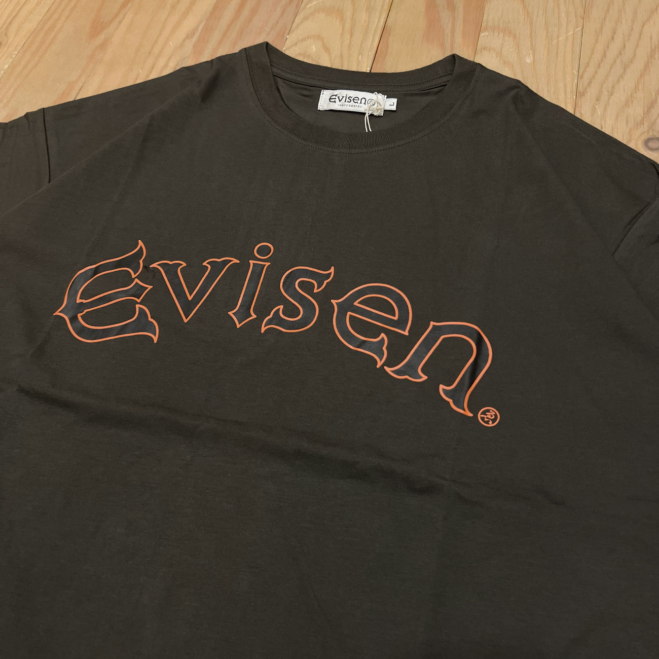 EVISEN ROUND LOGO TECH TEE