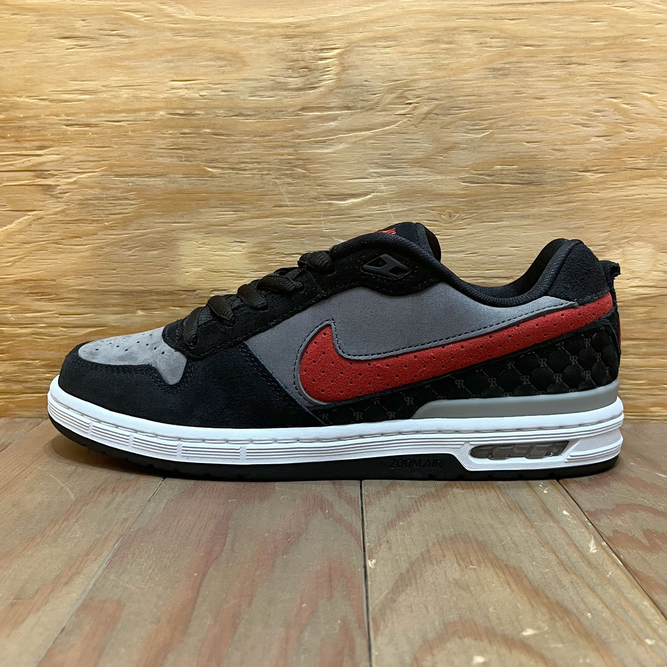 NIKE SB PAUL RODRIGUEZ ZOOM AIR LOW QS BRED