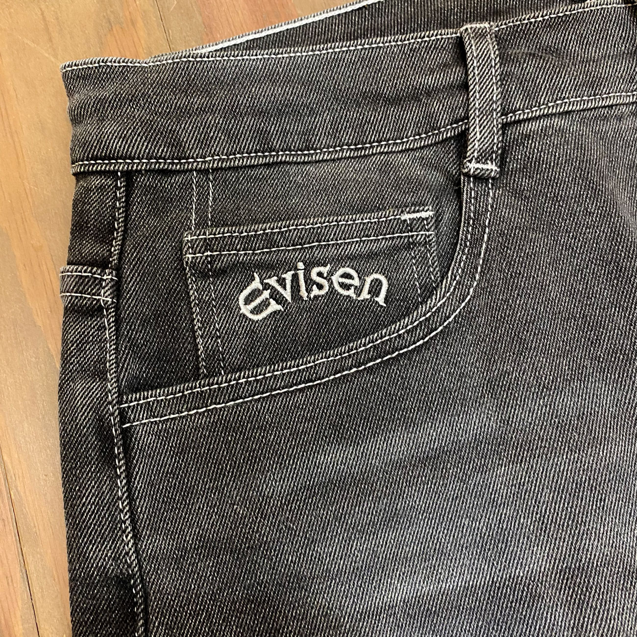 EVISEN ONE-UP JEANS