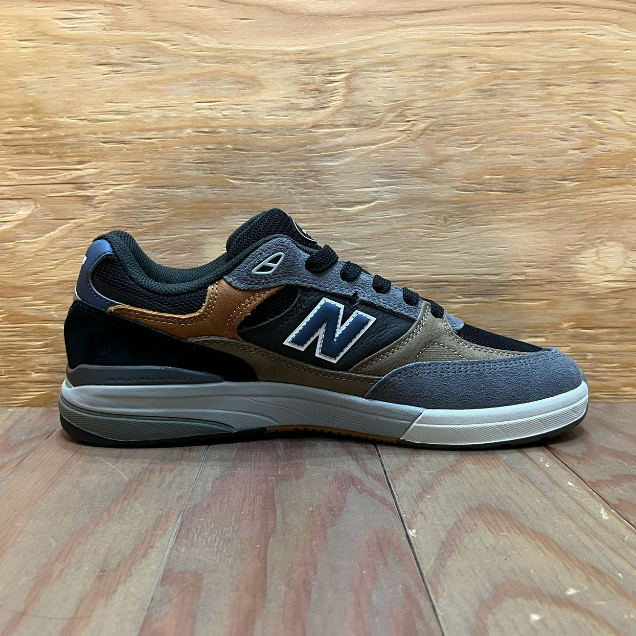 NB NUMERIC ANDREW REYNOLDS 933MLT