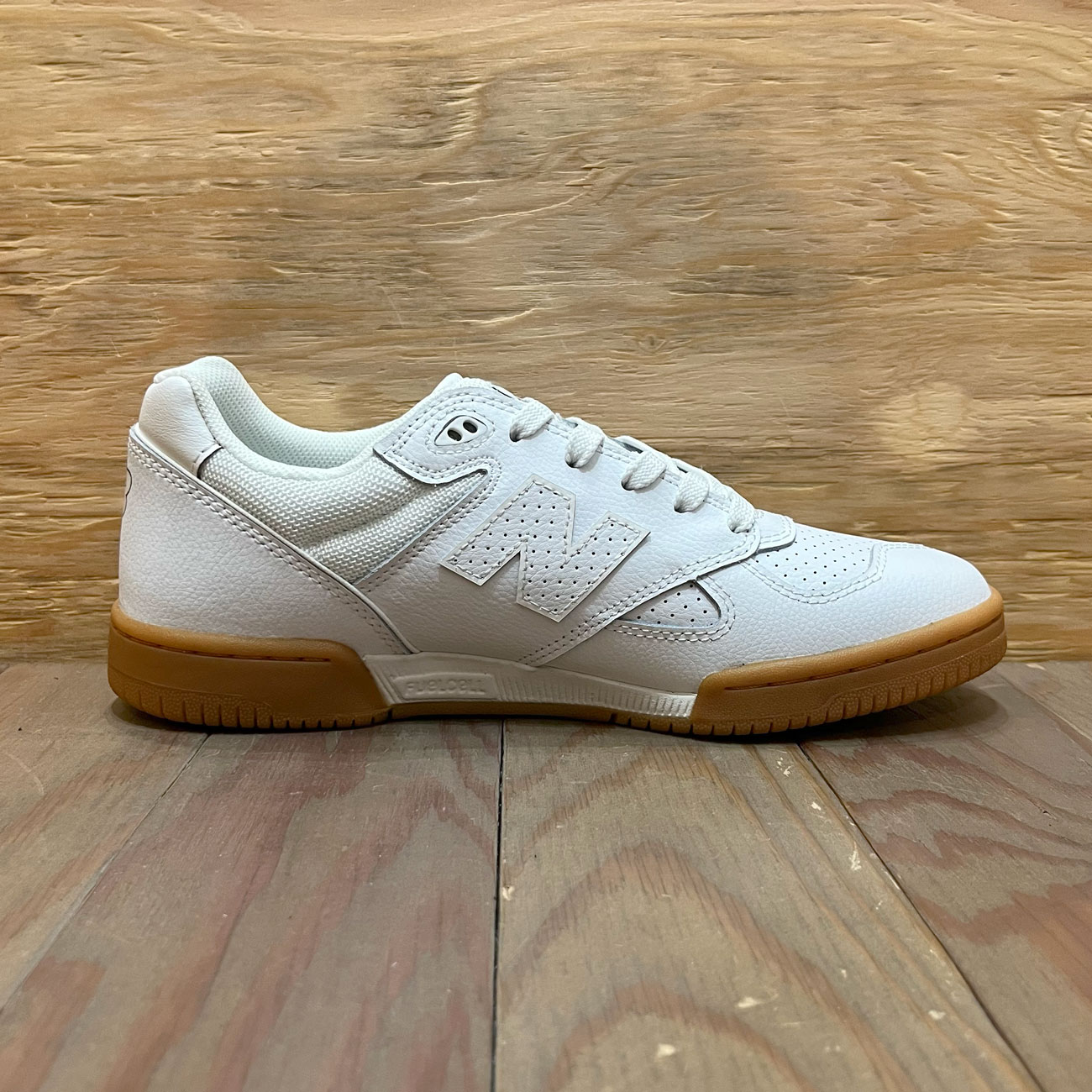 NB NUMERIC TOM KNOX 600 TWO