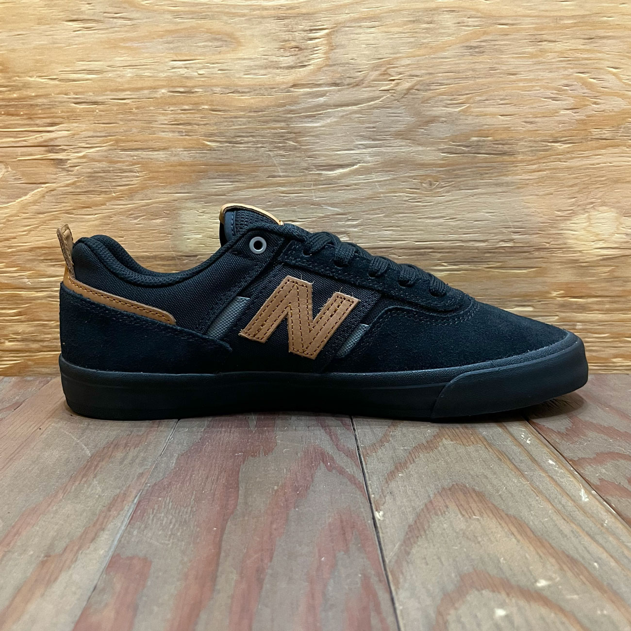 NB NUMERIC JAMIE FOY 306 BON
