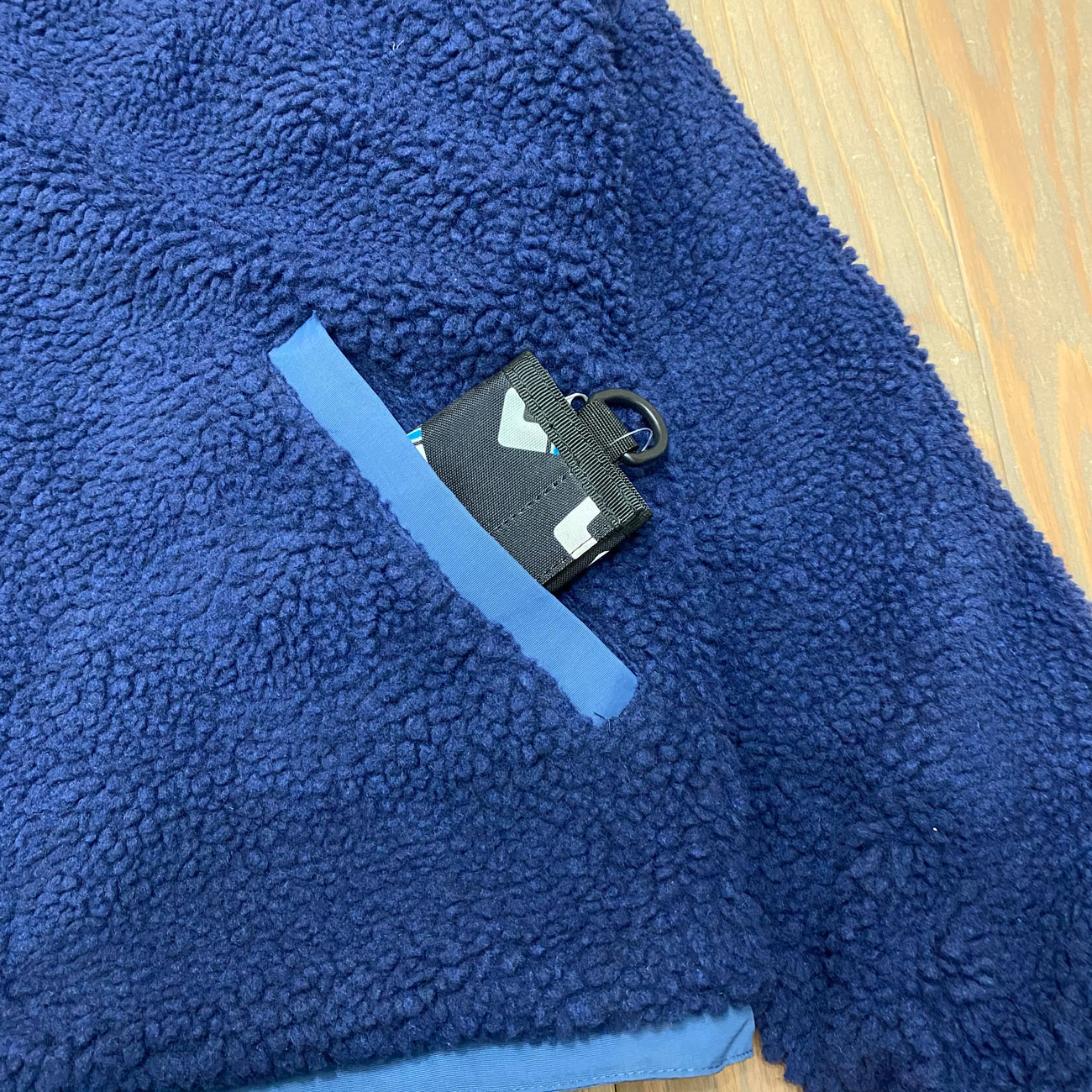 COLOR COMMUNICATIONS DRIP EMB NYLON BOA REVERSIBLE