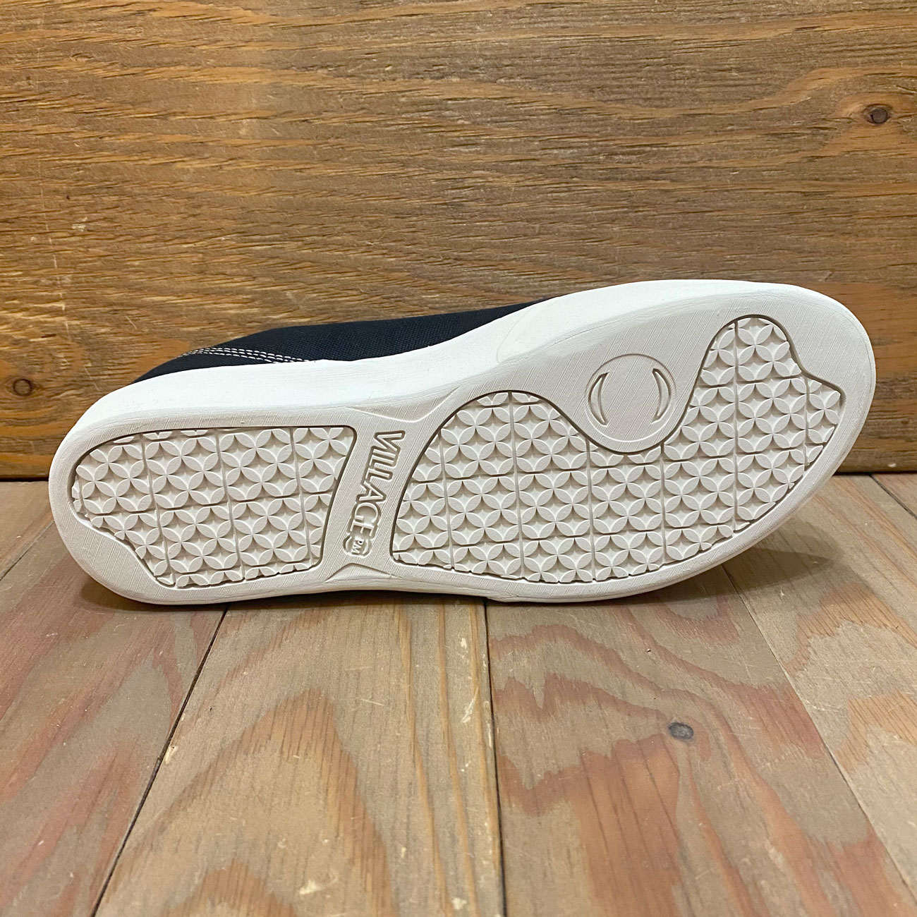 VILLGE PM 1.30PM BLACK/WHISPERWHITE