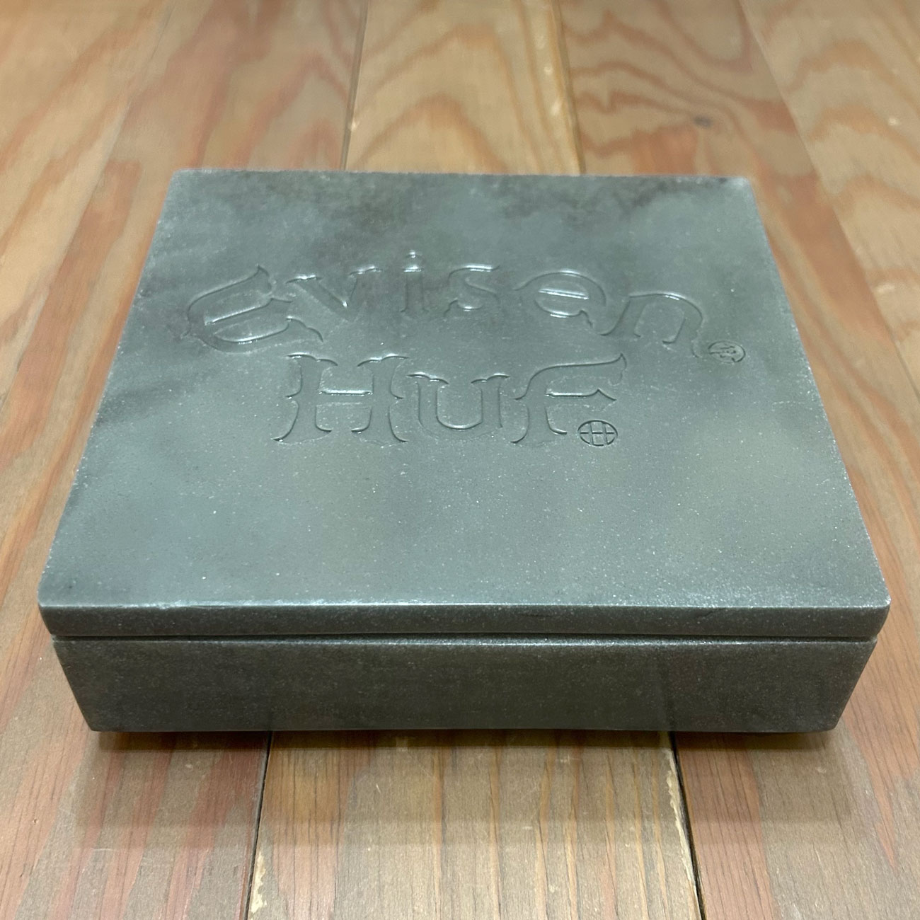 EVISEN x HUF STASH BOX MAEBLE 