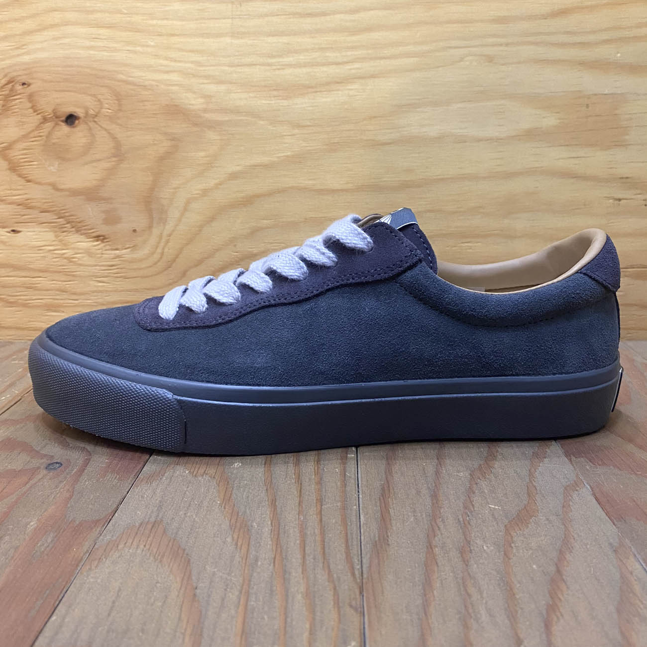 LAST RESORT AB VM001 SUEDE LO GRAPE MAGNET/BLACK