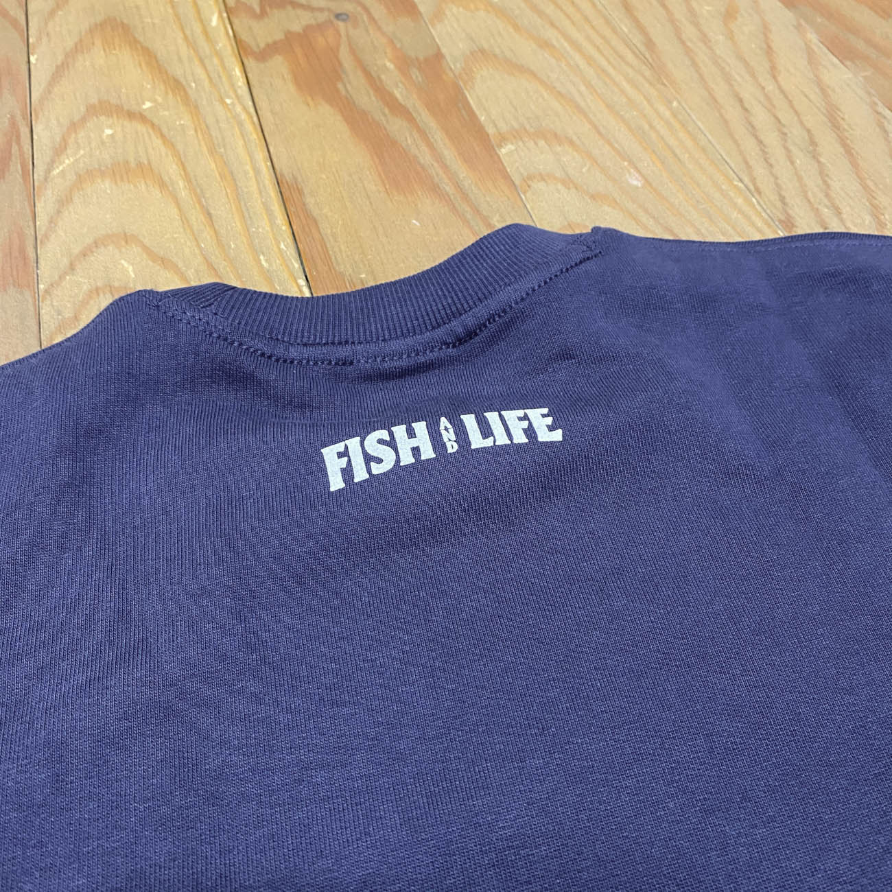 FISH & LIFE BONE FISH LOGO CREWNECK