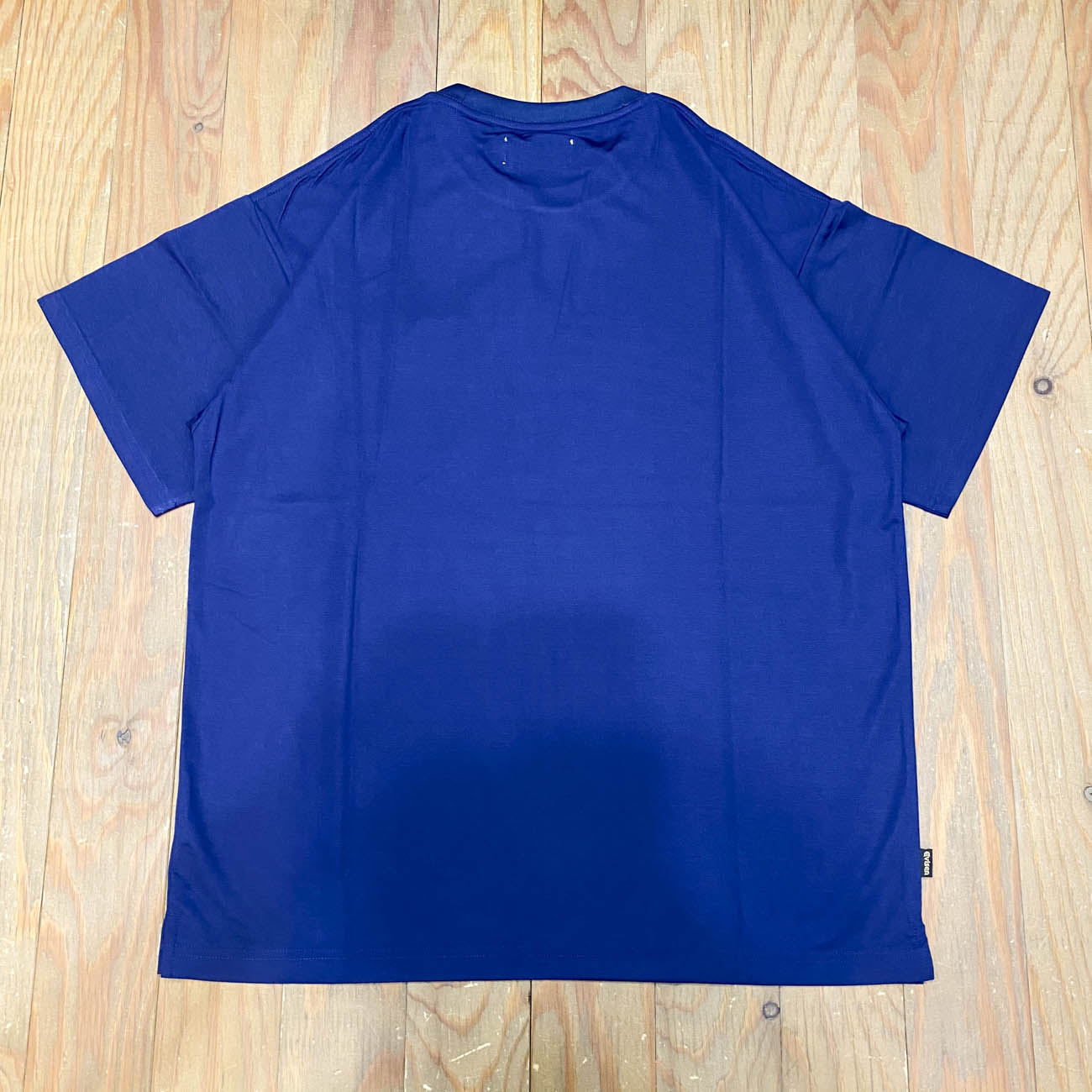 EVISEN POCKET LOGO TECH TEE