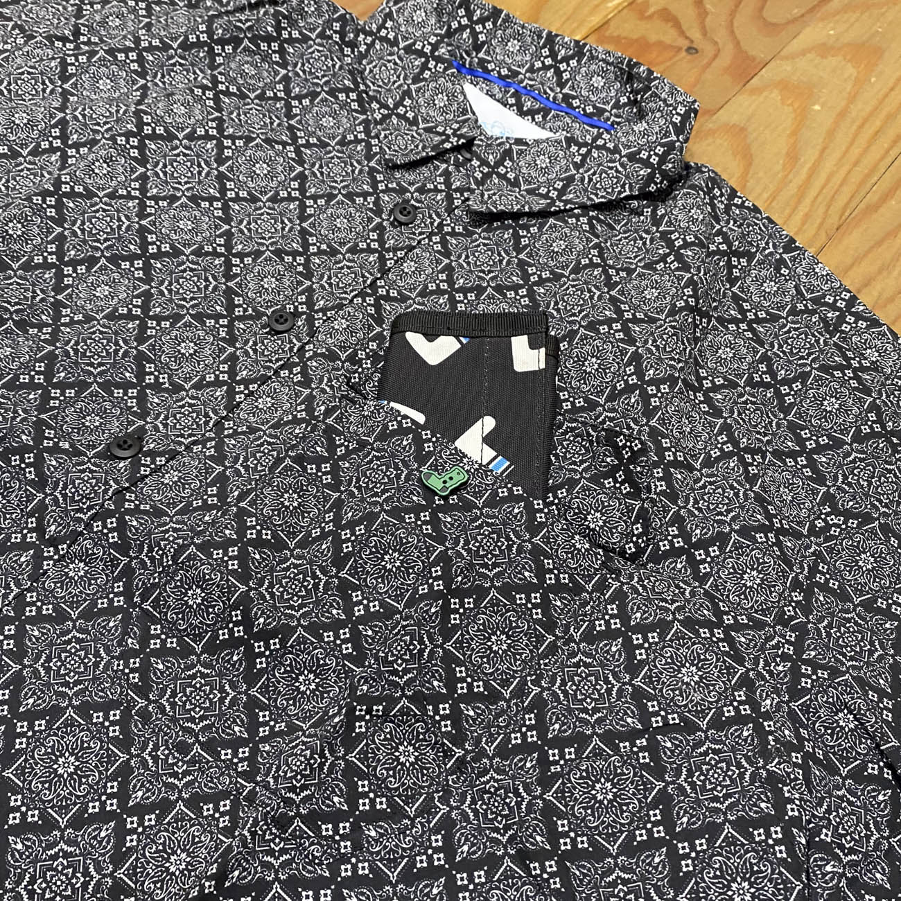 WHIMSY BANDANA SHIRT BLACK