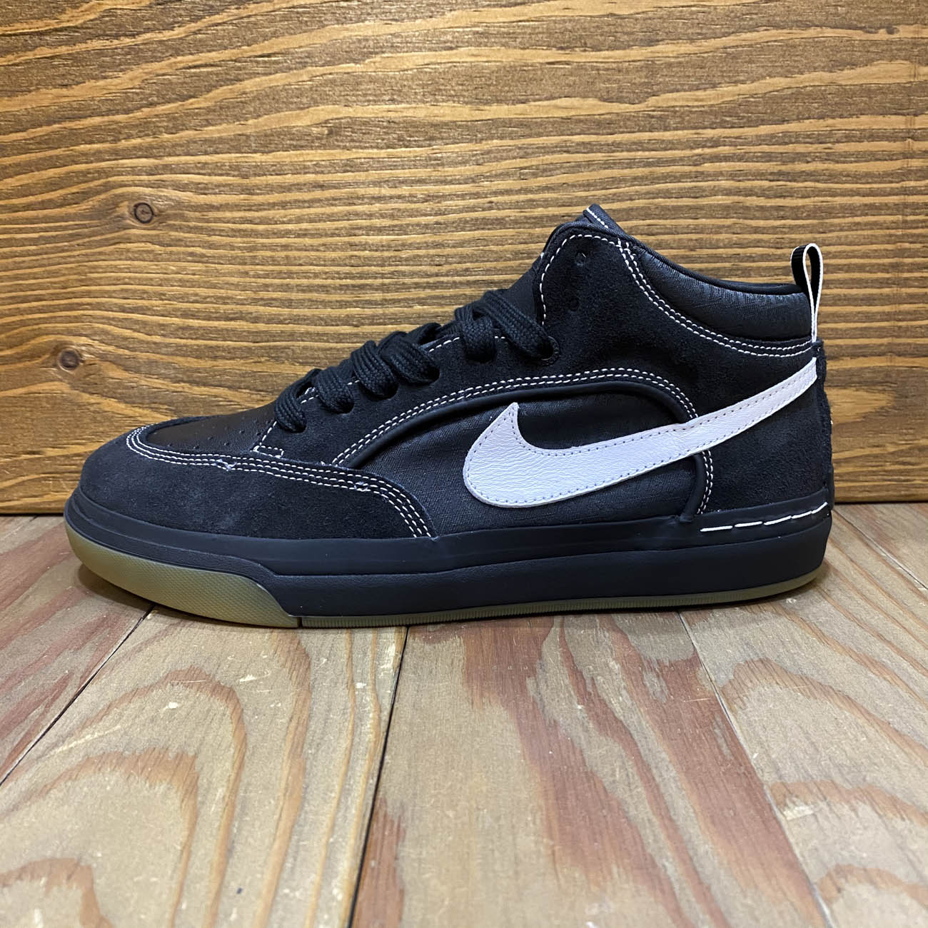 NIKE SB REACT LEO WHITE/BLACK