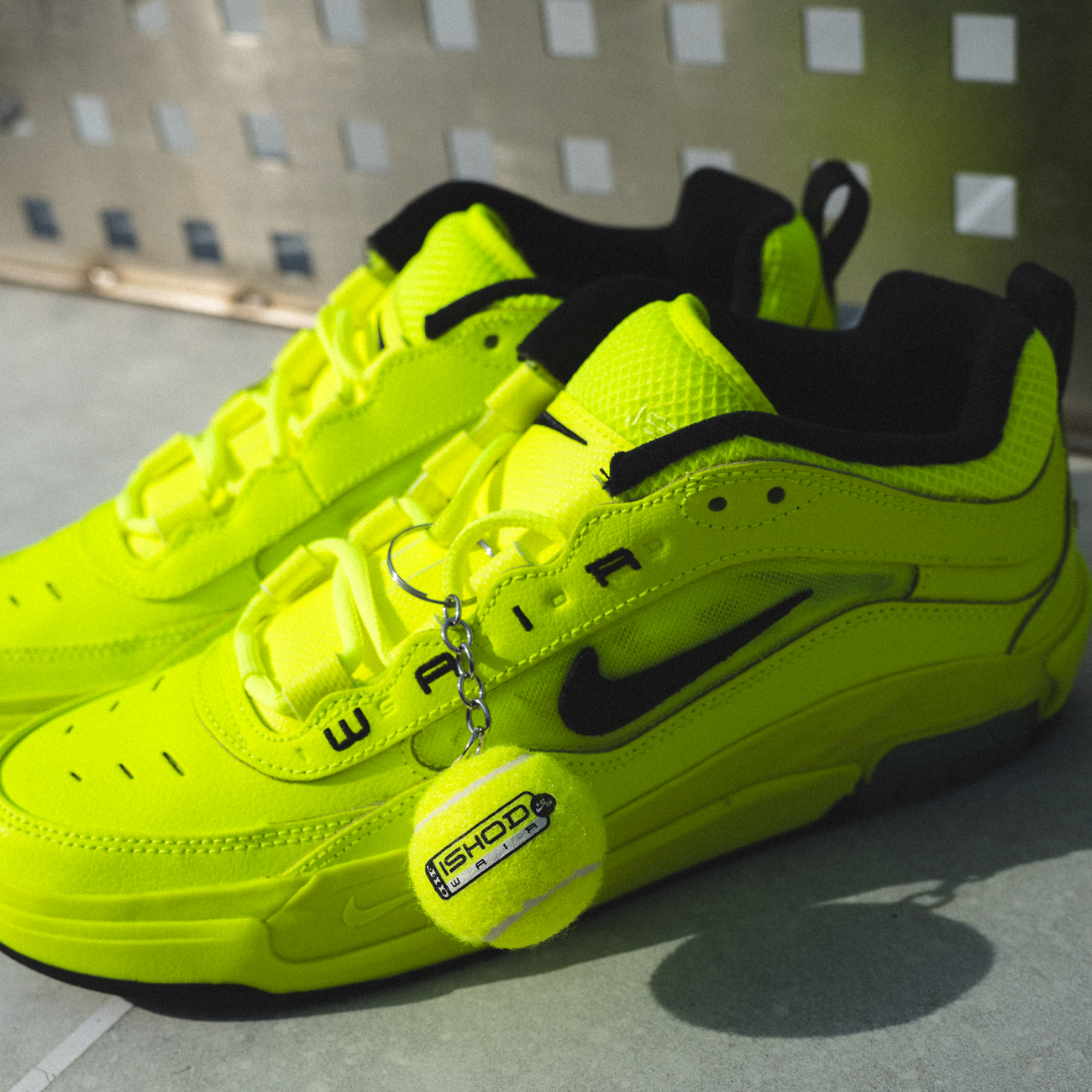 NIKE SB AIRMAX ISHOD PRM VOLT/BLACK/VOLT