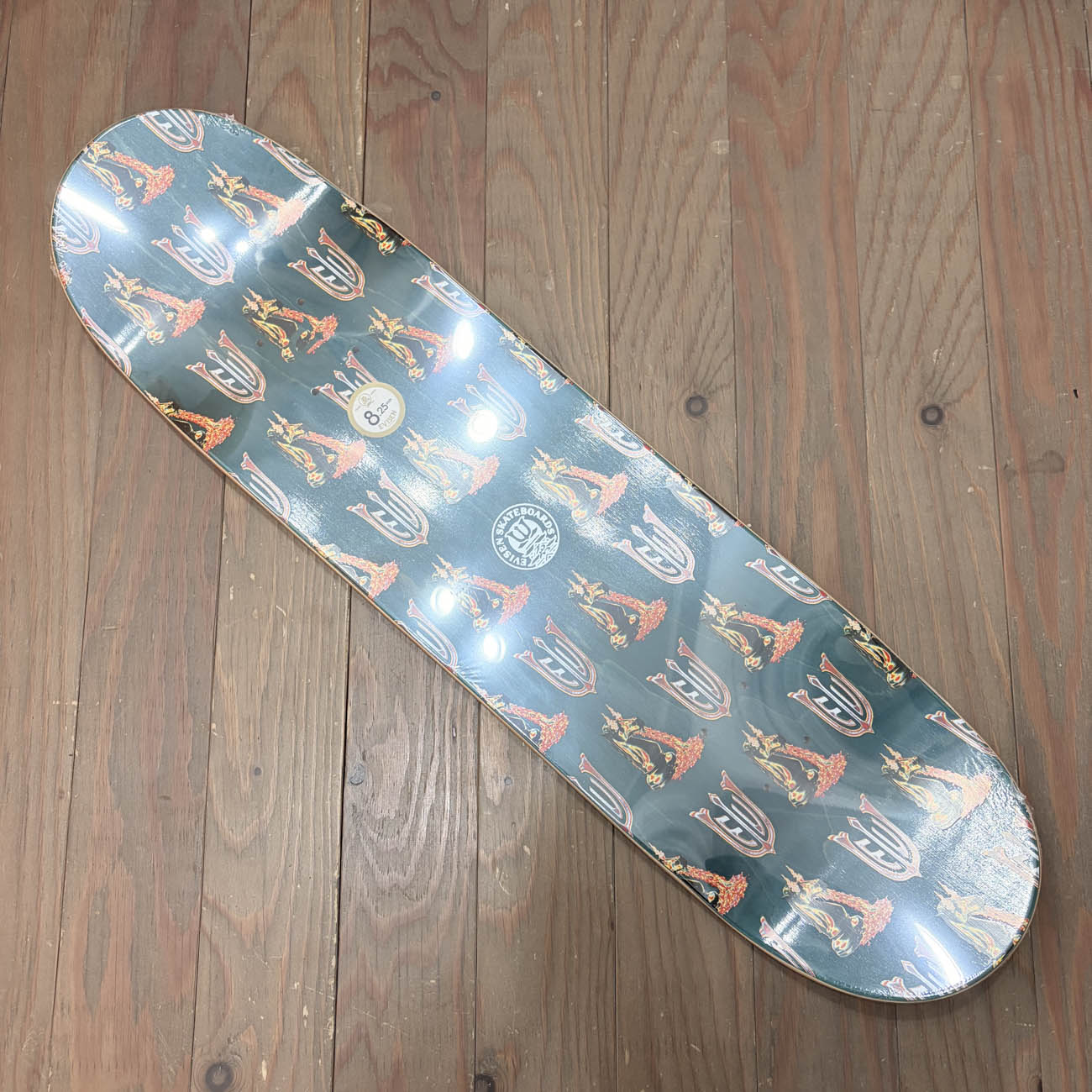 EVISEN VOMIT HORSE DECK 8.25inch